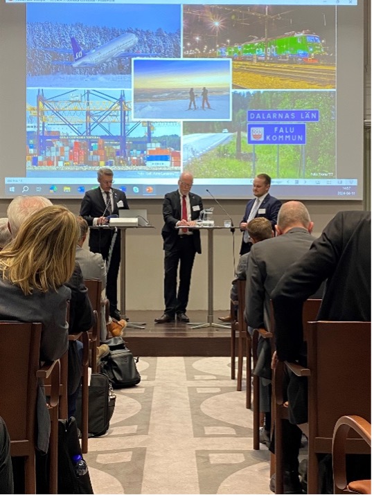 Botniska korridorens ledningsgrupp på scenen 